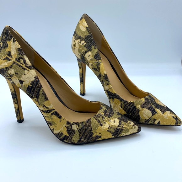 Vince Camuto Women’s Stiletto Heels - Picture 2 of 3